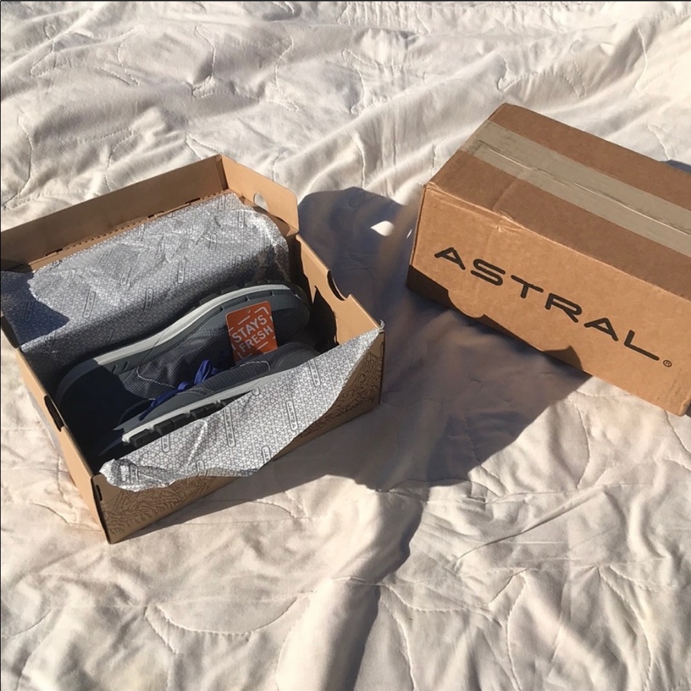 ASTRAL men’s TR1 MESH charcoal/gray trail shoes